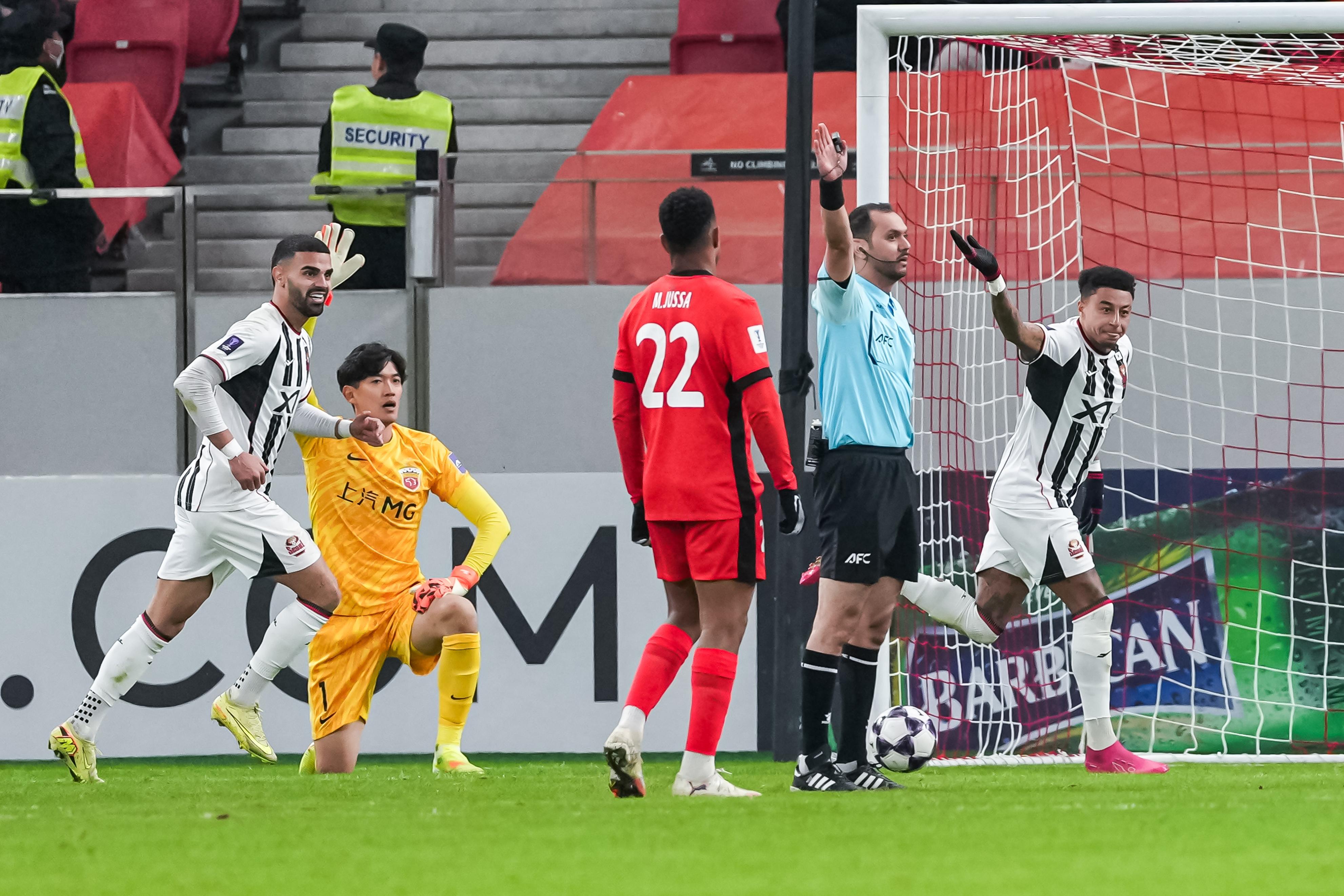 包含关键时刻上海海港调整名单以备亚冠，主帅复盘环节打磨，悬念犹存，赛季目标并未改变的词条-九游体育