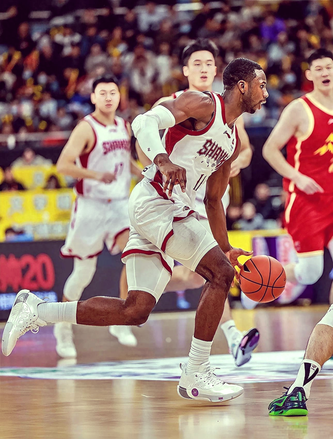 关于CBA季后赛倒计时；广厦男篮转会期防线松动；细节引发关注；悬念犹存；年轻球员得到机会的信息-九游体育